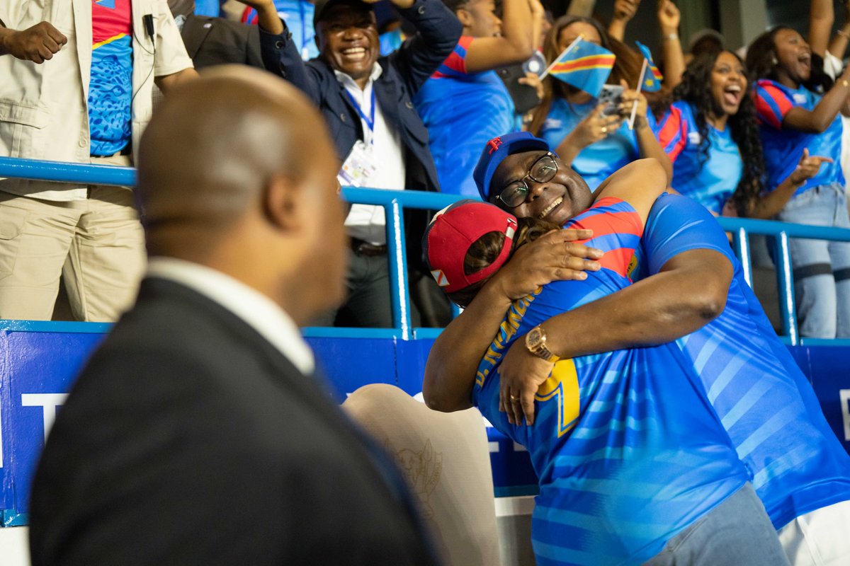 DeniseNyakeru's tweet photo. Ils l'ont fait 🙏 Nous l'avons fait ✌️ 
Très belle victoire de nos Leopards en communion de coeur avec tout le peuple et dans un stade où tous les congolais portaient fièrement nos couleurs.

Félicitations à nous pour la qualification, en route pour la CAN!

#RDC #EKOLOYAMAKASI #Leopard