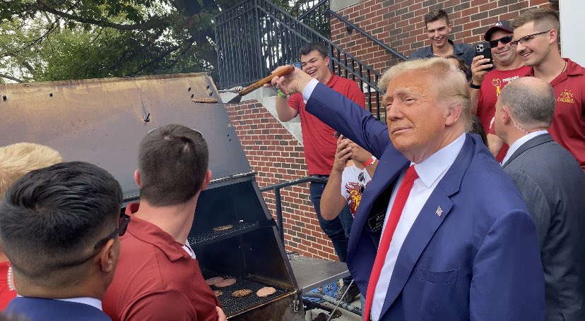 glizzygod_420's tweet photo. Me showing my wife my semi flaccid meat after 12 twisted teas https://t.co/McCmXZrWbE