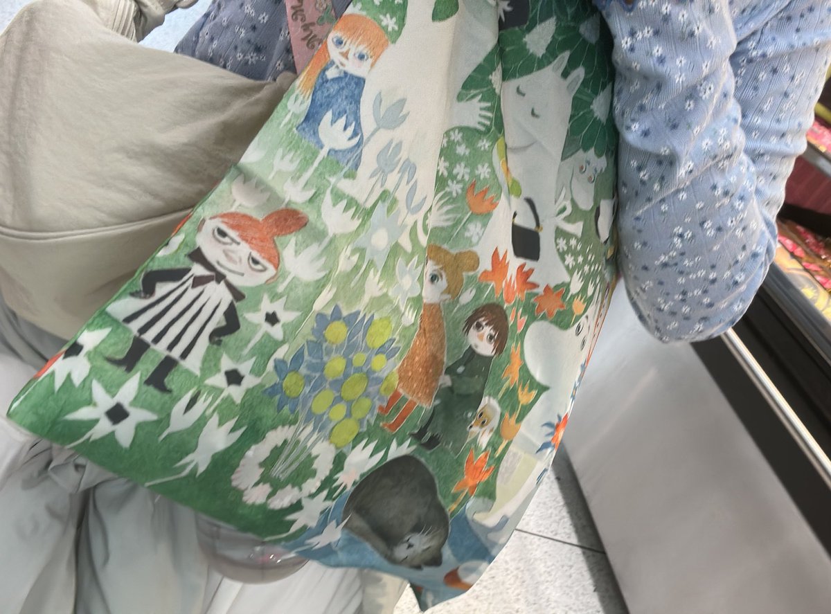 emirasgf's tweet photo. @kysmogolica mira lo q compré muti 🥺 https://t.co/7U25MMGRVu