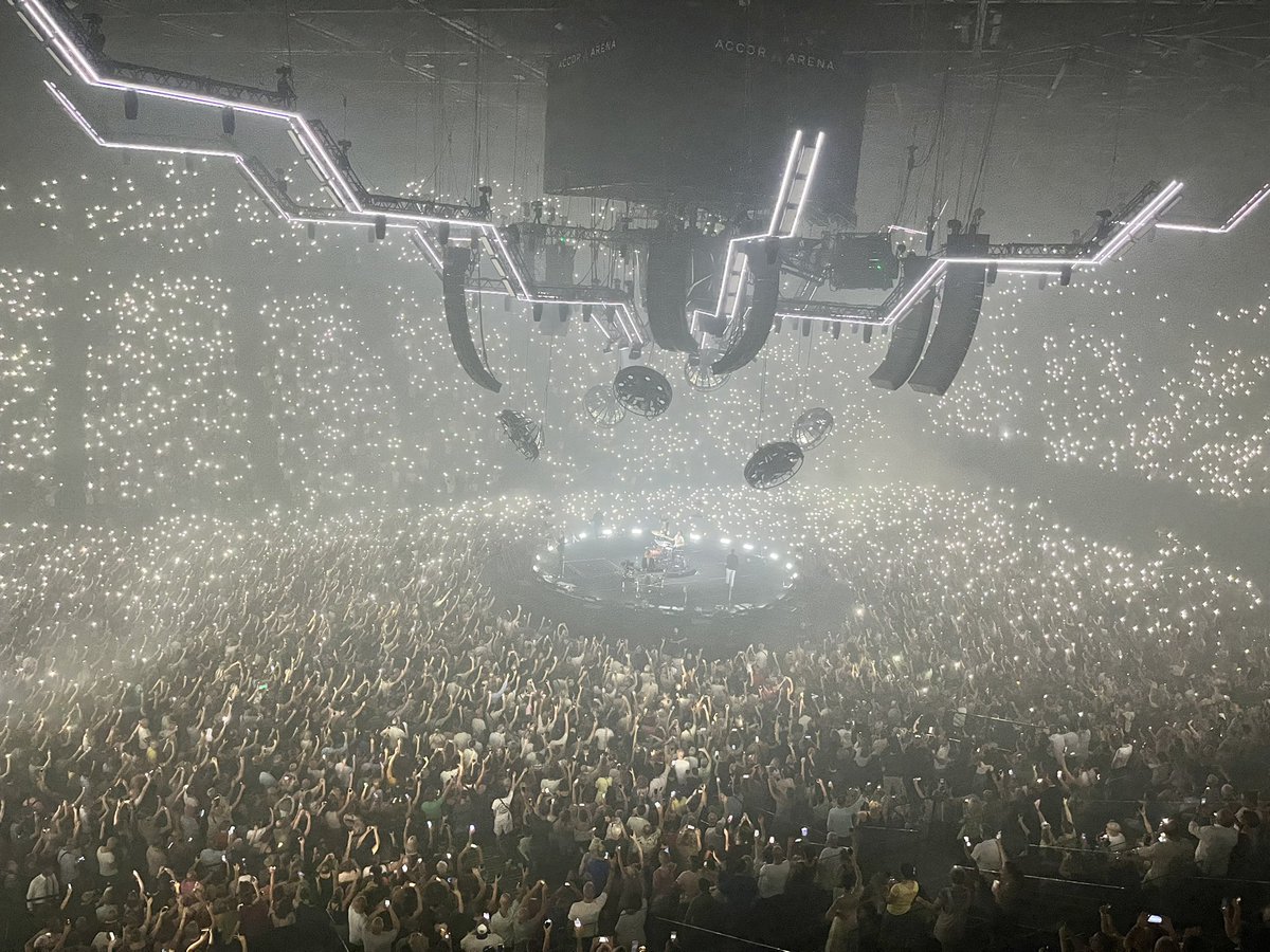 25 ans après, #louiseattaque sans une ride. Une belle invitation pour une soirée parisienne @Accor_Arena