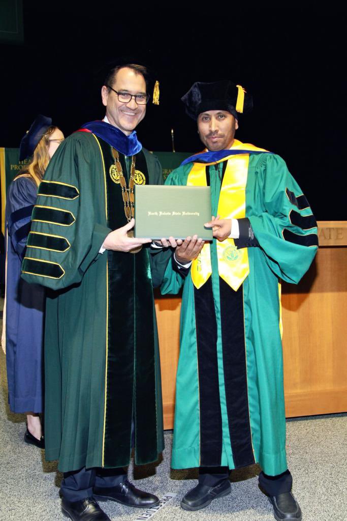 يبارك النادي السعودي بجامعة داكوتا الشمالية للطالب/ رافع العنزي، بمناسبة حصوله على شهادة الدكتوراه في تخصص "علوم الحاسب".

كما يتمنى النادي للدكتور رافع المزيد من الانجازات والنجاح في مرحلته القادمة من مسيرته العلمية والعملية 🎓💐