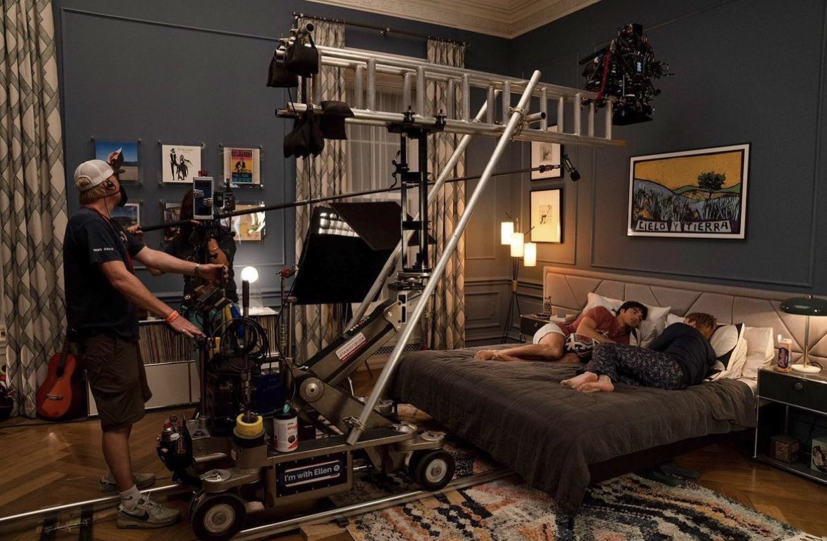 RWRBNews's tweet photo. 📸 New bts of Nick and Taylor filming #RWRBMovie https://t.co/RYHyQs5zAZ