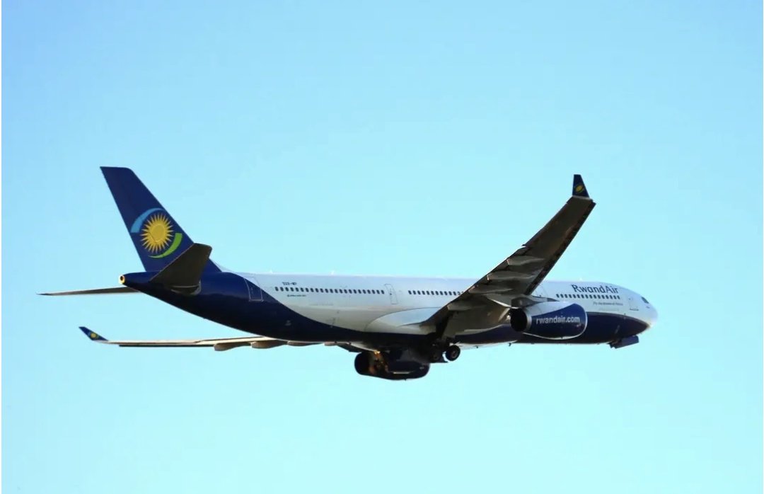 Flying is best feeling in the world. 

📸 by IG user : pictures.by.stijn

#FlyTheDreamOfAfrica #FanPhotoFriday @FlyRwandAir @visitrwanda_now #RwandaIsOpen #RwandaWorks