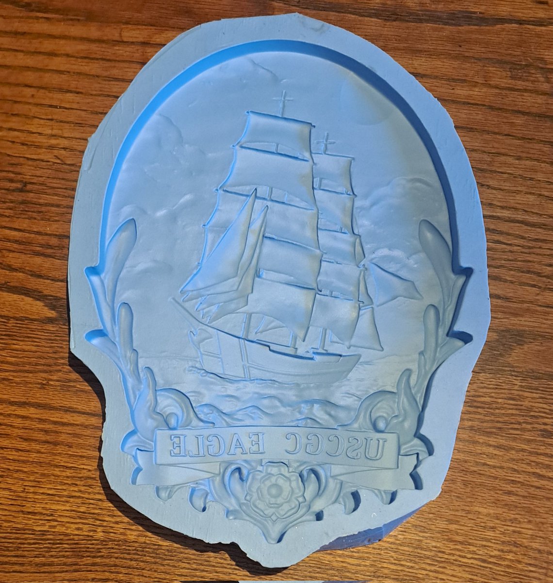 TinCupSigns's tweet photo. Mold came out great. Hopefully casting tomorrow! #3dmodeling #3dprinting
#tincupsigns #smoothon #monsterclay #ramaterials #siliconemold #moldmaker #resincasting #plasterart #reliefcarving #basrelief #tallship #sailing #sailingart #sailinglife 
 #uscg #uscgc #uscgceagle https://t.co/rWgK7GarWc