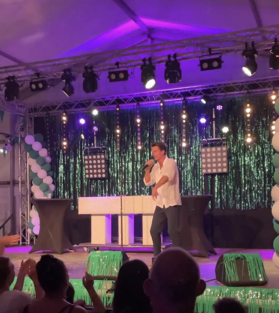 Met prachtig vuurwerk aan de Venserkade eindigde een warm maar oergezellig en rustig verlopen Diemer Festijn 2023. Alle vrijwilligers, sponsors, hulpdiensten en gemeentelijke medewerkers zeer bedankt voor jullie grote inzet om ook dit jaar van het evenement een succes te maken!