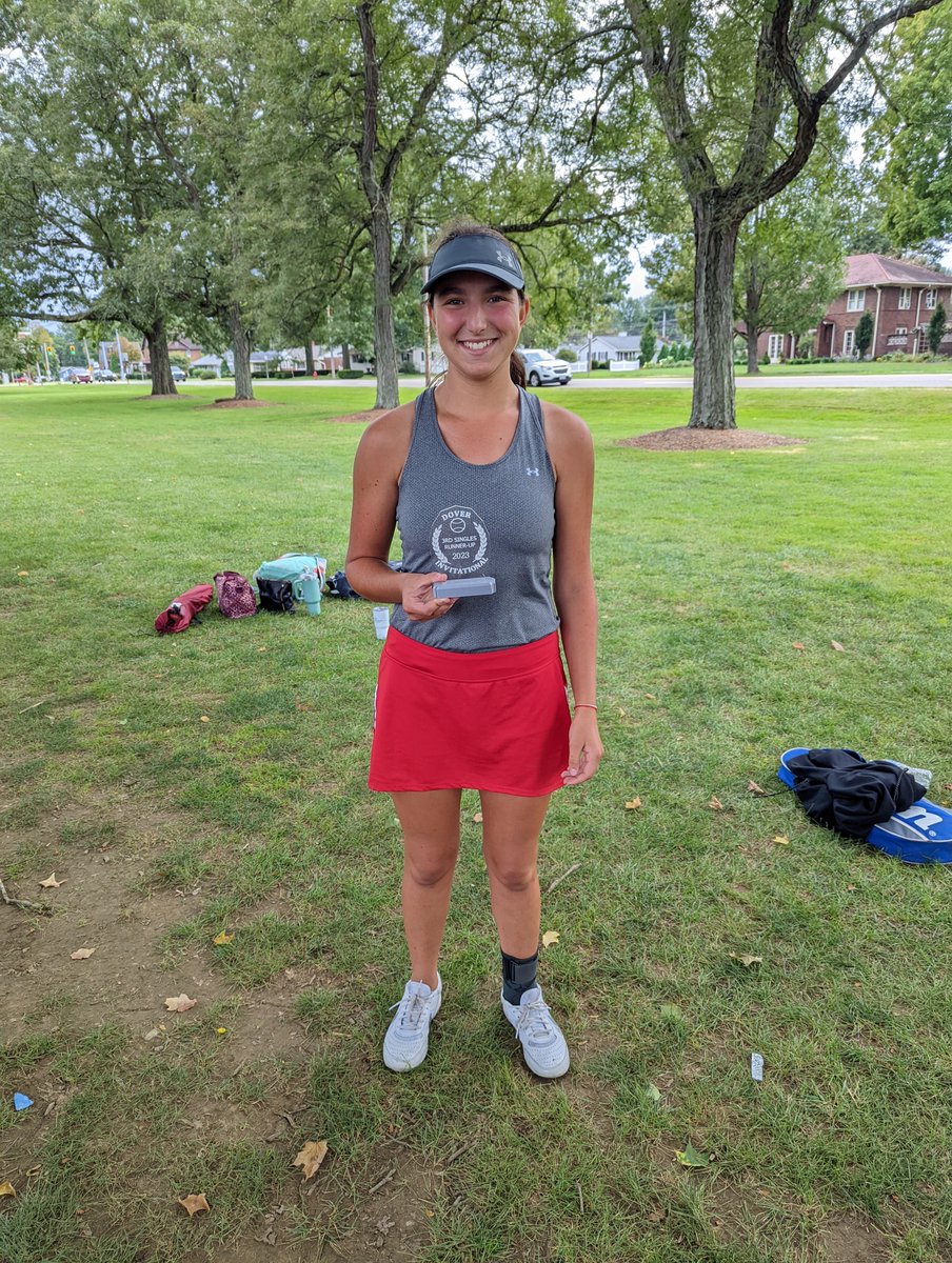 CS_GirlsTennis's tweet image. We had a great day of high level tennis competition at the Dover Invitational. All five spots won 2 of their 3 matches, and congrats to Abby Moore on finishing as the runner up in her singles flight!