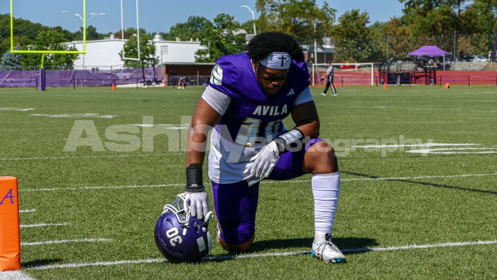 keatonashby22's tweet photo. Good luck @AvilaFootball 

#GoAU // #BeatFriends https://t.co/Dq9WQT0fJg