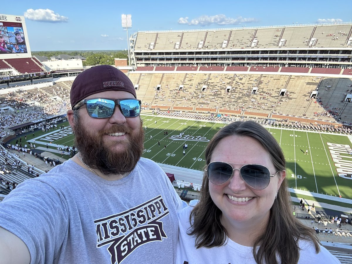 calebramey's tweet photo. Almost game time!! #hailstate https://t.co/LONyszDCcC