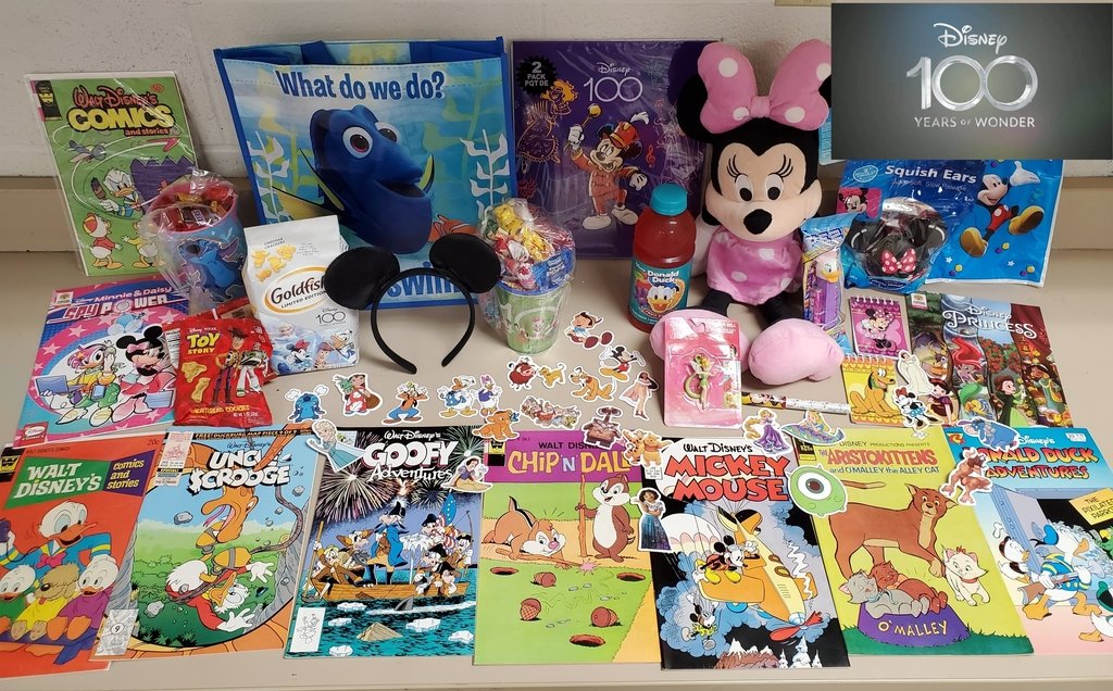 "When you wish upon a star..." In honor of the Disney 100th anniversary, SCHS Art Department Star Students for September each received Disney 100 themed treat bags. #BeTheBest #Disney100