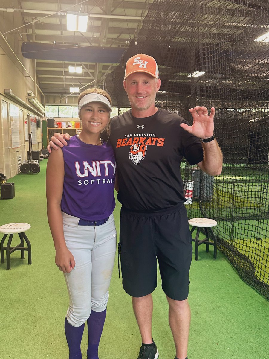 halliebures's tweet image. I had a GREAT time at SH camp!! Thank you Coach Valis and Coach Jacobson!