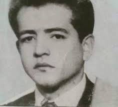 ahmetaykol's tweet photo. Yılmaz Güney'in başından vurarak şehit ettiği Yumurtalık hakimi #SefaMutlu 'yu rahmetle anıyoruz... Ruhu şad, mekanı cennet olsun...
Bu millet vefalıdır Hakimim. Şehidini de O'na kurşun sıkan katili de nereye koyacağını iyi bilir. Aldırma sen kuru kalabalıklara... https://t.co/24Xzuvb3xH