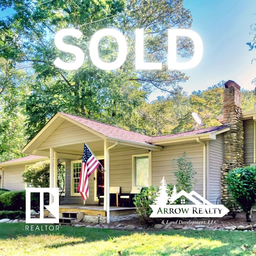 🏠 🔑 🍾!The #sellers & #buyers in #EdgemontNC are  #happy!🥳 🍾🥂We tailor our in-depth knowledge of the local market with personalized service for your needs👉🏾#WelcomeHome 🔑#HCAR #CMLS #ArrowRealtyNC 🏹 #REALTOR ®🇺🇸#BuyerAgent #SellerAgent#MovetoNC #SecondHome 🏠#Cabin 🌞