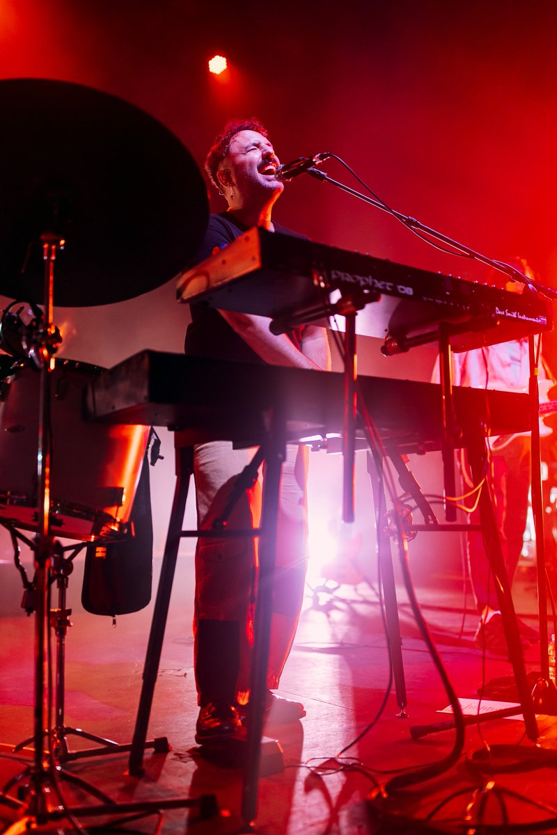 emily nava (@emilynava) on Twitter photo 📷 one of my favorite photos from last night: <a href="/KelceyAyer/">Kelcey Ayer</a> of <a href="/localnatives/">Local Natives</a> at <a href="/TheRivChicago/">The Riviera Theatre</a> for <a href="/thephotoladies/">The Photo Ladies</a> • 9.8.23
instagram.com/p/Cw_QJVtrlZw/… 📷 one of my favorite photos from last night: <a href="/KelceyAyer/">Kelcey Ayer</a> of <a href="/localnatives/">Local Natives</a> at <a href="/TheRivChicago/">The Riviera Theatre</a> for <a href="/thephotoladies/">The Photo Ladies</a> • 9.8.23
instagram.com/p/Cw_QJVtrlZw/…