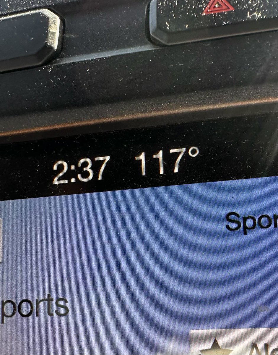 iamtherealjay's tweet photo. How do you people in Phoenix live with this heat. Good lawd…fortunately it will drop to 106 at kick.
#GoPokes
#ForksUp
#OSUvsASU https://t.co/oh00fDmIq2