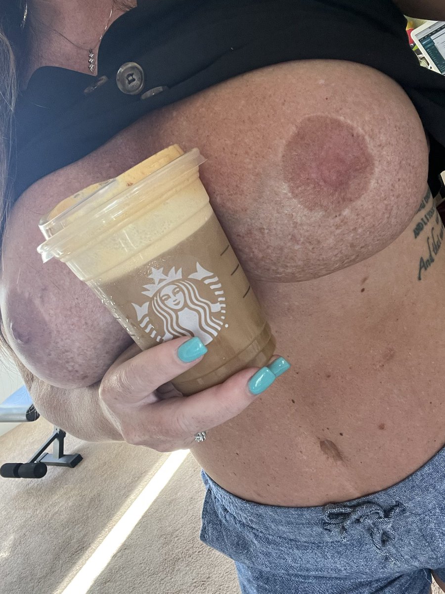 Mommys_Toybox's tweet photo. Pumpkin Spice Season 🎃🎃
#thatfirstsipfeeling #bigtitsmomِ #dessert #wannataste #busty #milf #kinky #horny #DDclub #lick #pov #saturdaytaste #somethingdelicious #caffienated #inbetweenthem #inserthere #titsandcoffee #mommystoybox #nipples #busty #pumpkinspiceandeverythingnice https://t.co/lYmVogvOHQ