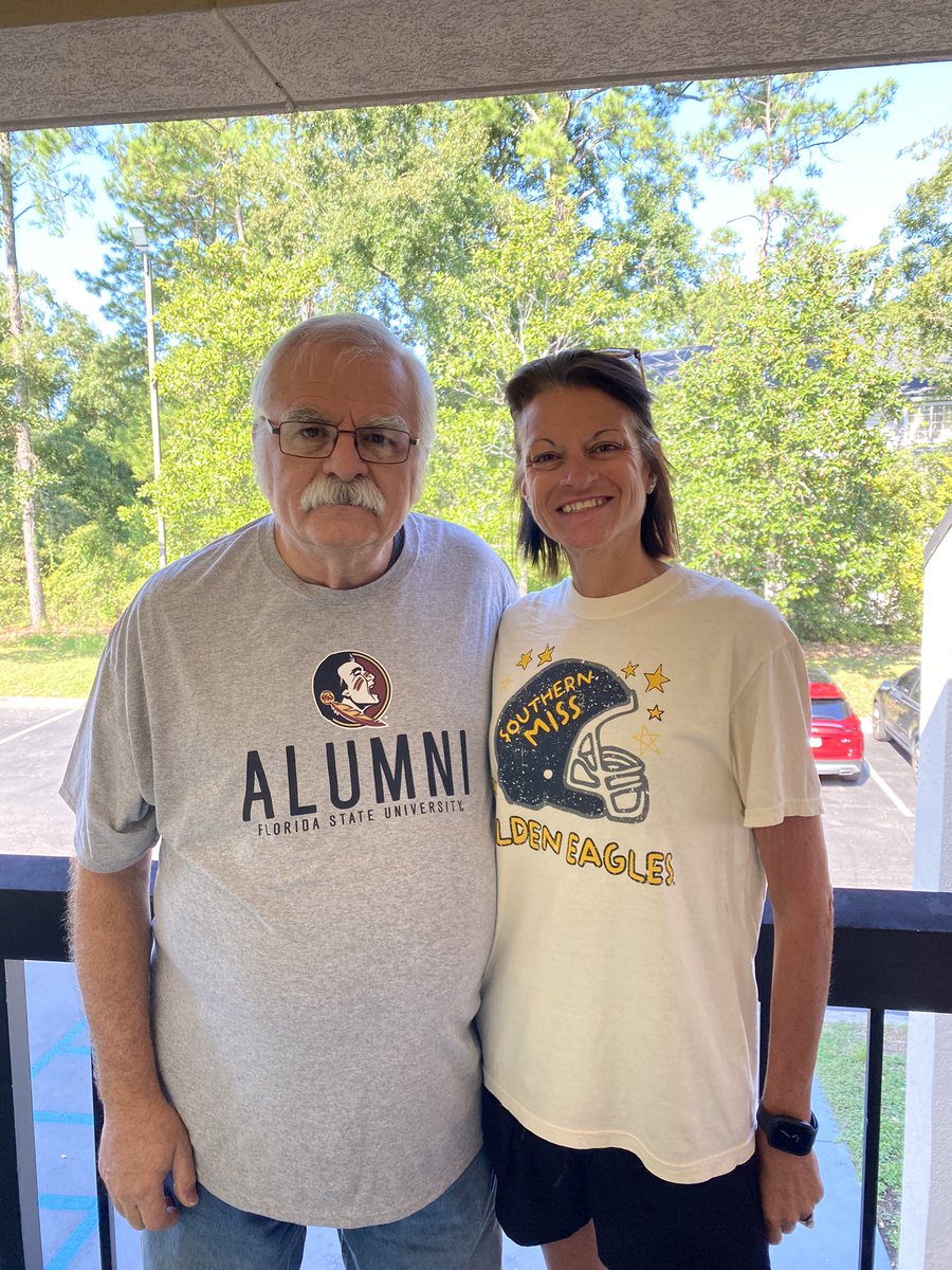 deancantrell405's tweet photo. I snuck pictures in all over this campus! Let’s go Eagles 🦅 
#dedicateddean
#SMTTT https://t.co/7yjMkSAlrx