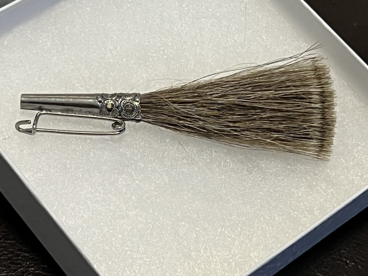 TeriE's tweet photo. COOL Vintage #GAMSBART German #Oktoberfest Bavarian Hair #Tyrolean Hat Pin Brush 3” Long #vintagejewelry #ebayfinds #vintage #germanjewelry #germany #german #barvarian #HatPin #Souvenir #collectible #rare #vintagegifts #brooches #pins #gifts https://t.co/XDLr0xiHya #eBay @eBay https://t.co/sy0A2qIrwd