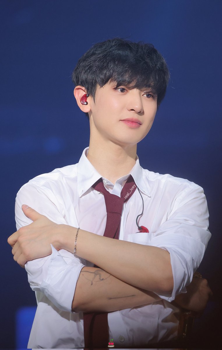 real__loey tweet media