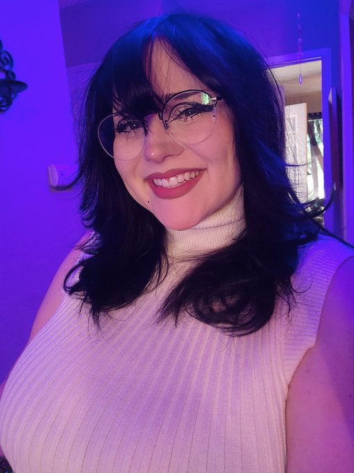 Please enjoy a Lil smile for me ❤️ https://t.co/Tjlft9fVZr