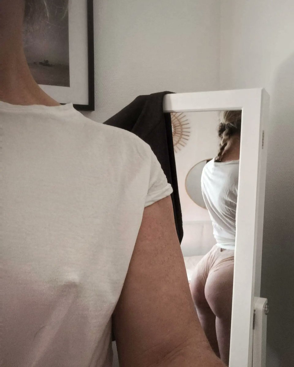 Battle de RT 💪
1/3 . Retweetez la photo que vous préférez  des 3. 🔥🔥

RT cette photo pour voter pour elle 😘

#Libertine #swinger #couple #CoupleGoals #pantie #yellowpantie #petiteculotte #rt