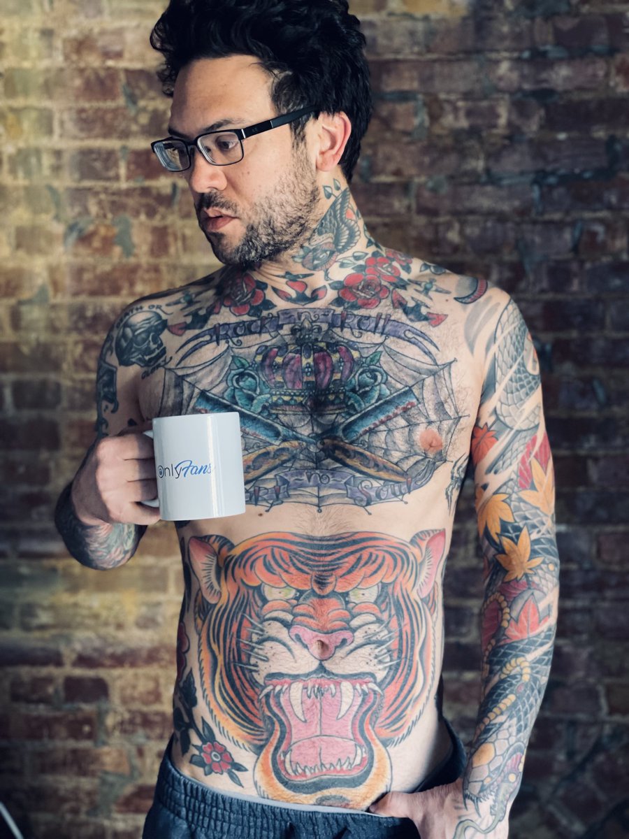 thesmallhands_'s tweet photo. Come on in and chat with me 😘 

https://t.co/Jnzoc7icf7 https://t.co/J85qR8CfP2