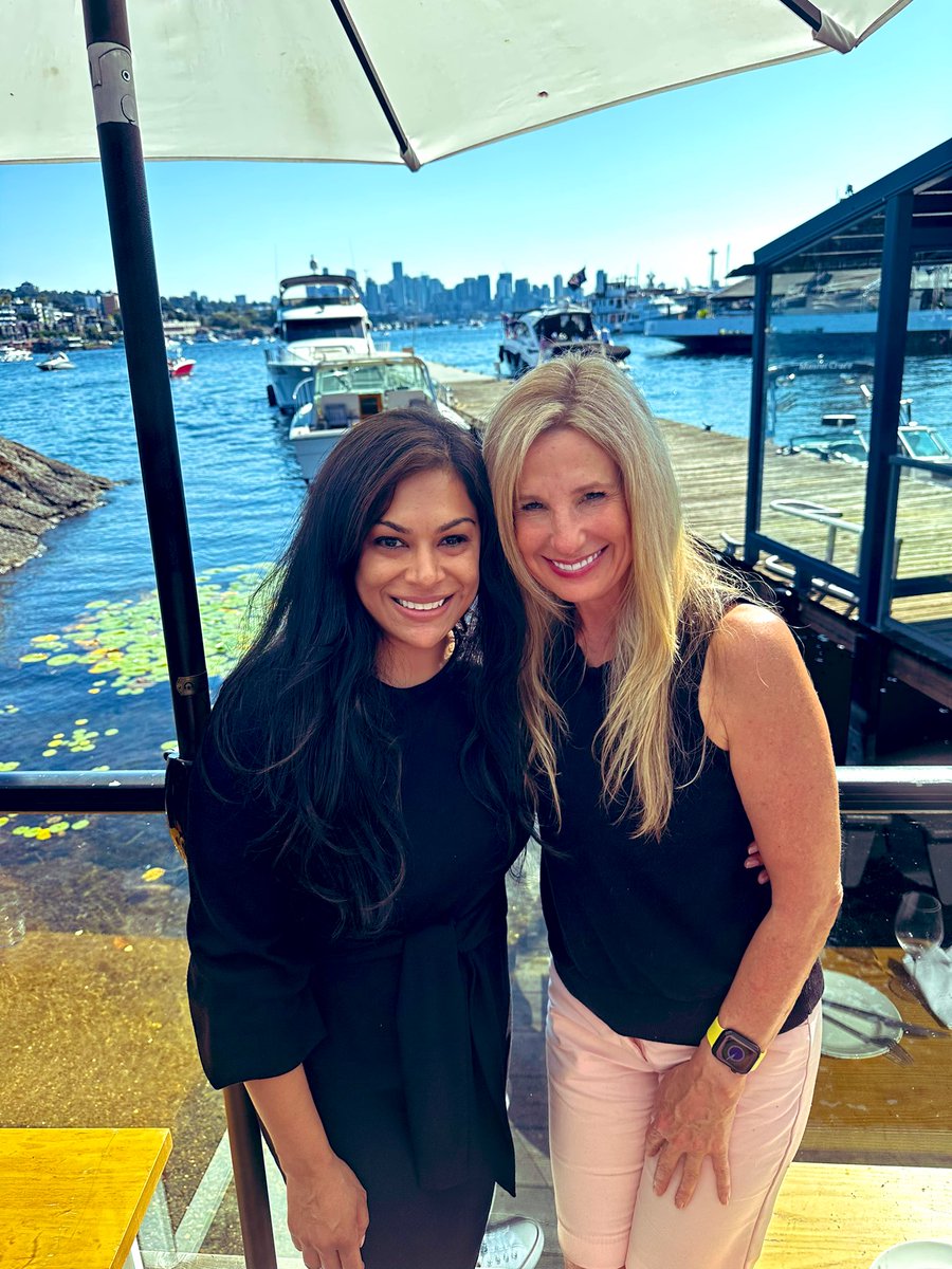 mommavestor's tweet photo. ❤️ Wonderful to meet another kind, intellectual woman #trader #friend @MrsVipPat ! . Loved talking #trading &amp; the #markets w/you!

☀️ Met RP &amp; her friends at a lake union restaurant while they were visiting Seattle. Gorgeous views too today of the #lake! 

#stocks #ftiends https://t.co/tpo29hovGb