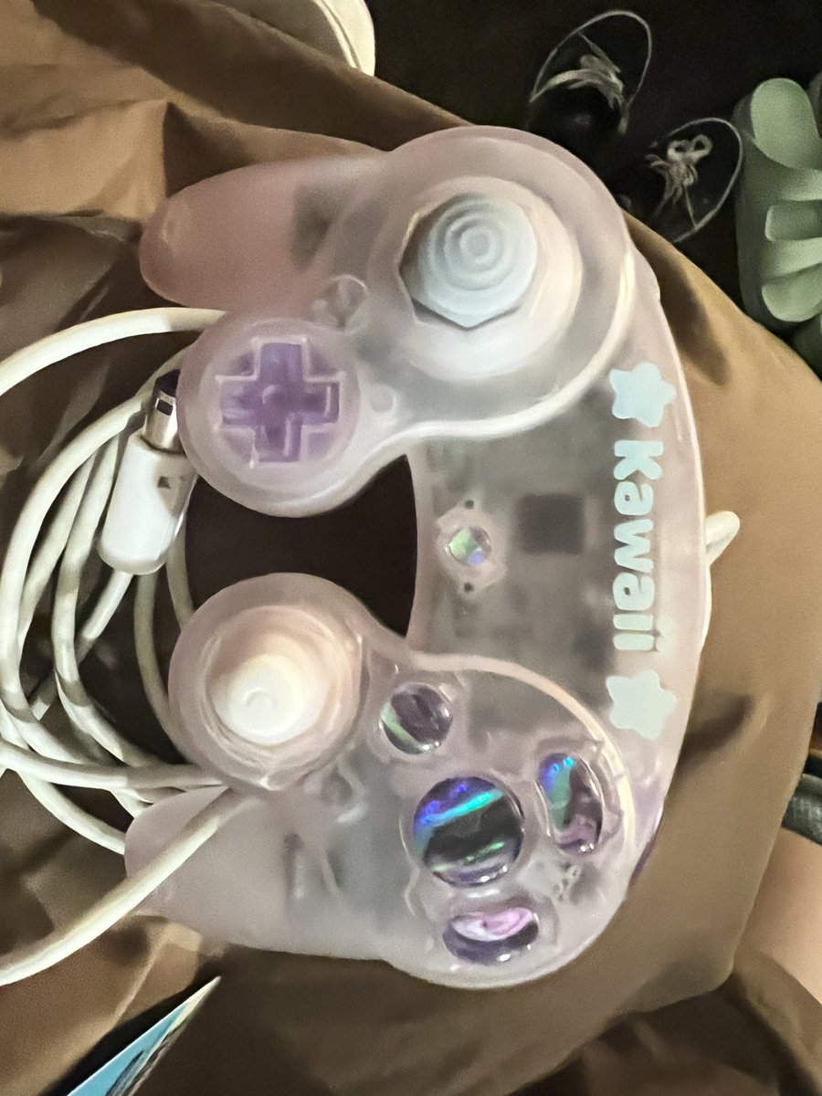 Riptide controller 🥹

<a href="/thebuttonbender/">The Button Bender</a> -c stick 
<a href="/MeleedyMods/">Meleedy</a> - install and repair 
@moonshinecharms -controller shell 
<a href="/selst0r/">SELSTOR</a> -buttons
