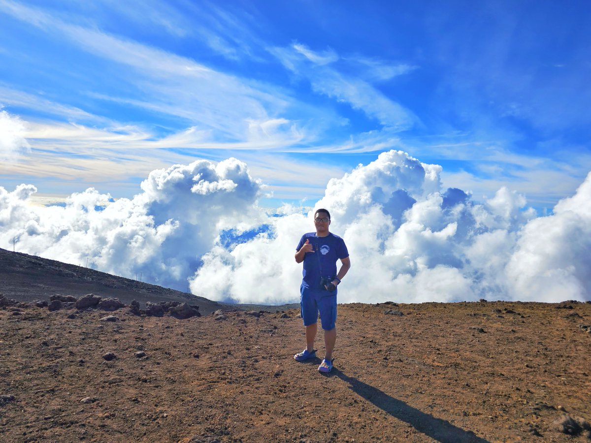 ChrisAstro's tweet photo. The Haleakalā National Park. Beautiful drive to get to the top of the 10,023 feet (3,055 m) shield volcano! 🌋☁️🌺
The 37th National Park I've visited.
#HaleakalāNationalPark #volcano #ShieldVolcano #Haleakalā #VolcanoNationalPark #NPS #NationalPark #USNationalPark
#Hawaii #travel #visitHawaii #exploreHawaii #MauiHawaii #Maui #abovetheclouds