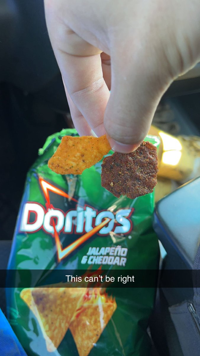 WesleyR6_'s tweet photo. Was trying to enjoy a nice snack today from @DoritosCanada and found this is my bag….. this can’t be right? @DoritosCanada this is unacceptable, and does not display good quality. https://t.co/F2bpPfvTQ3