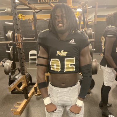 Kennethyates42's tweet image. #NewProfilePic love my new home time to turn it up ‼️ @NEMCCTigers 🐅