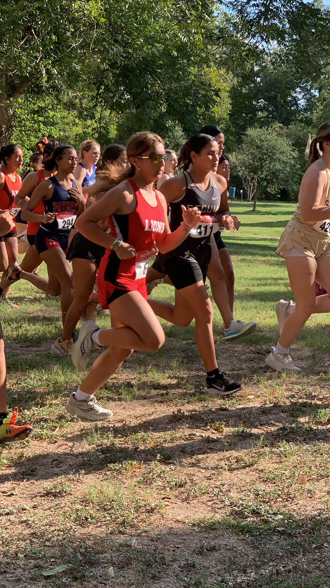 MsFloresUSHist's tweet image. When invited to a cross country meet โฆyou go. So happy my old athlete asked me to attend her meet and I got to see her race. ๐คฉ