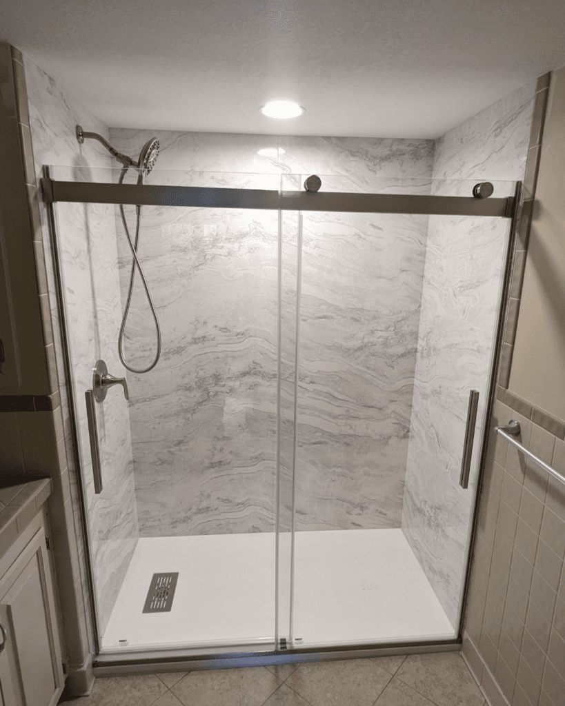 CasticoTx's tweet photo. Turn your acrylic tub into a modern masterpiece! ➡️
CASTICO Alcove Shower Kits are the perfect replacement for 60" bathtubs. #castico #showerwalls #showerbase #showerkit #homerenovation #DIY

https://t.co/wze21CmbR9 https://t.co/hDL0ChETG0