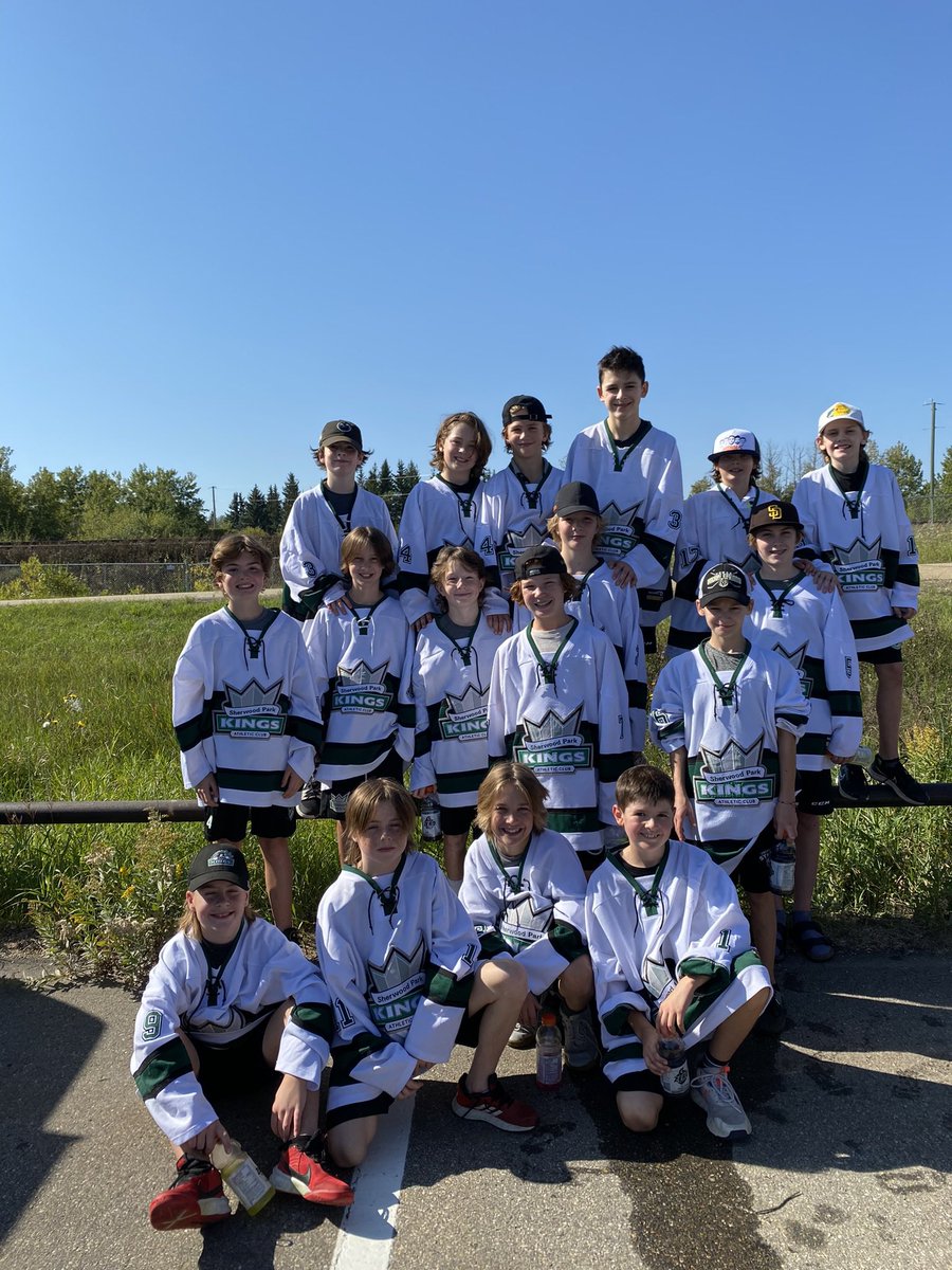 Spkac17's tweet photo. We have hit the ground absolutely sprinting this season! First preseason game (and dub!), first team BBQ and first Bottle drive. #letsgoooo #u13aahockey #spkacjets https://t.co/GG9d0OcMsT
