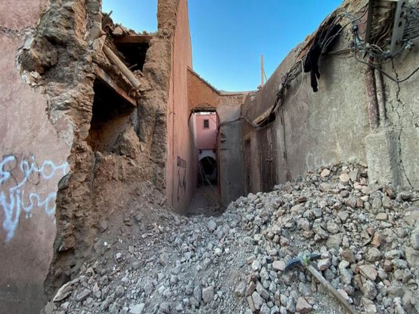 ani_digital's tweet photo. Death toll surpasses 2000 in powerful Morocco earthquake, nation declares 3 days of mourning

Read @ANI Story | https://t.co/yuzkBvRGT1
#moroccoearthquake #Morocco #deathtoll https://t.co/fomdLML2YO