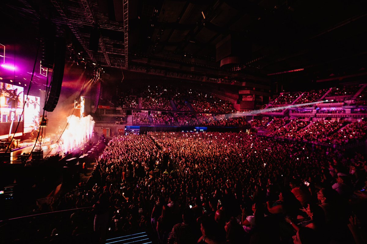 MADRID!!! [1a PARTE]
Lo vivido en el @WiZinkCenter 
fue una auténtica locura, gracias familia!!!
#GloriaBenditaTour