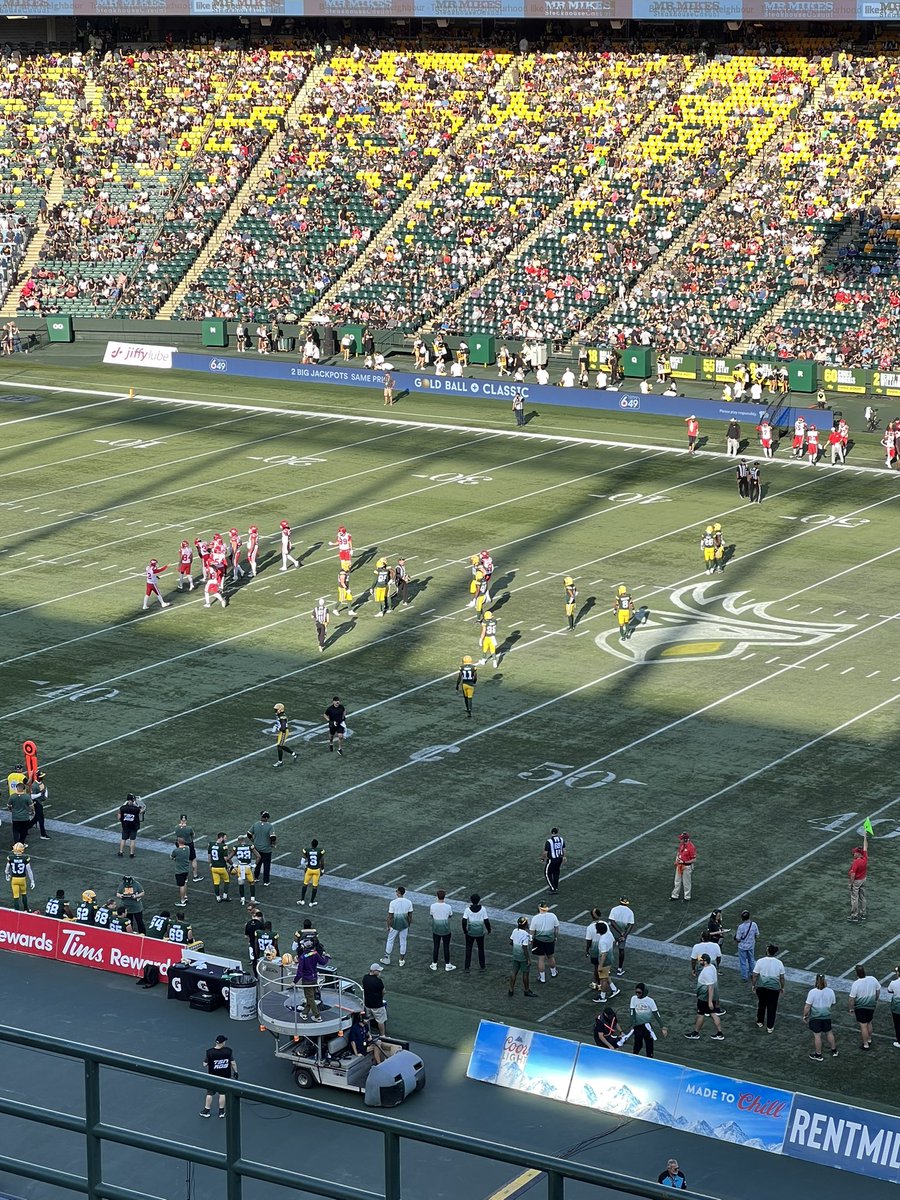 The_Big_P's tweet photo. @TheElksHerd We’re back at our usual spot! Great day for a #GoElks victory!
#CFL #ViewsFromB2 https://t.co/7kK3A6C5G9