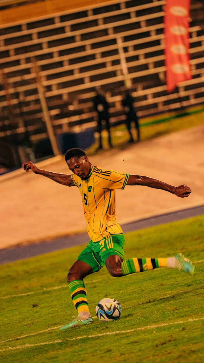 EthanPinnock5's tweet photo. Trust the process. Pleasure to finally play in front of you all at The Office 🇯🇲 +3 and clean sheet https://t.co/VlBurSDHzv