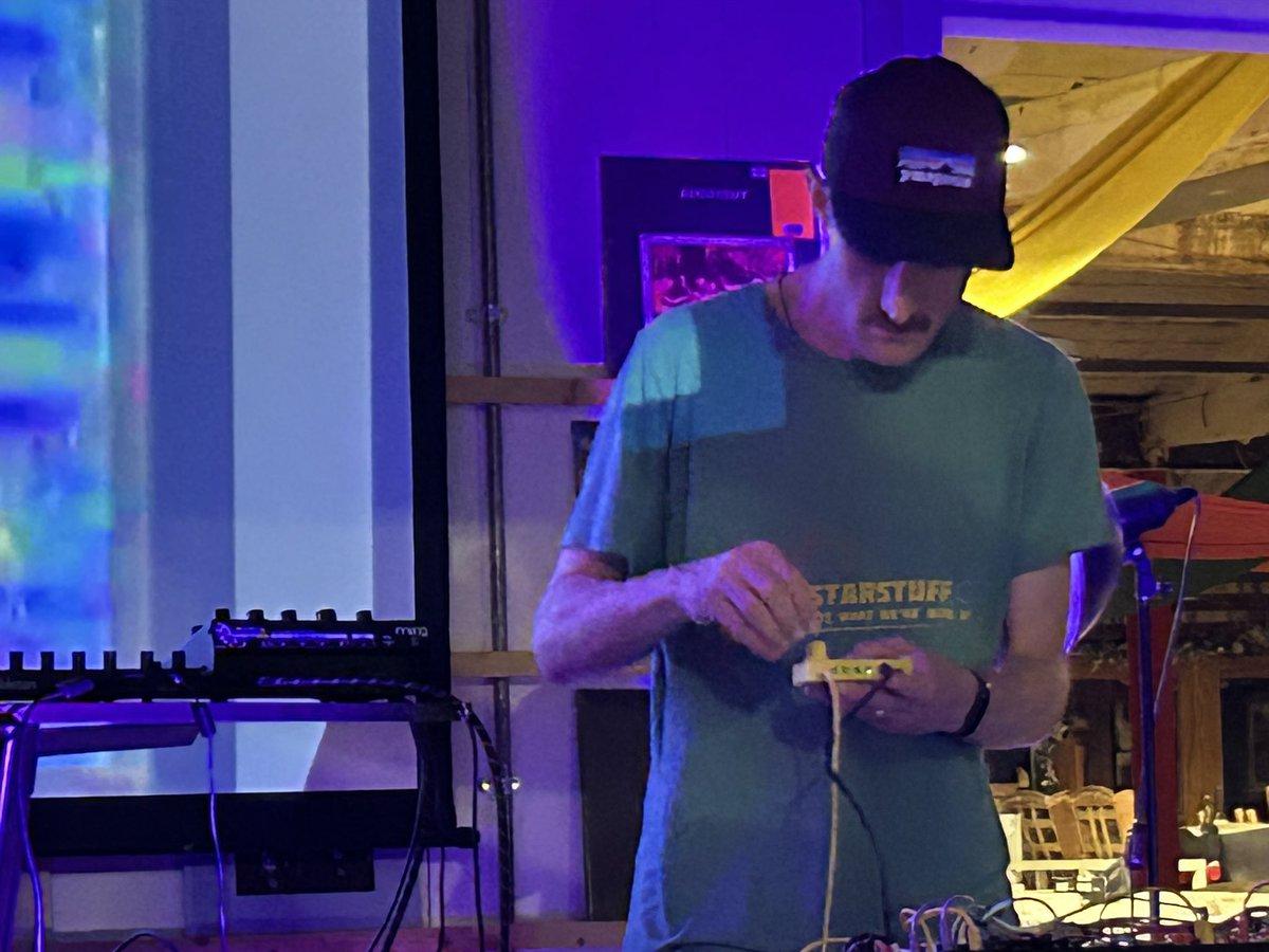 I wasn’t able to feature <a href="/stephenjbuckley/">Polypores 🌳👽🌳</a> top shorts during his performance live @InDropped  / <a href="/SorSpromotions/">SinkOrSwimPromotions</a>