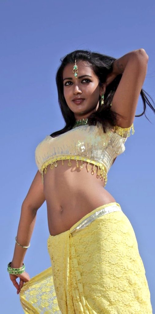 F5o-_CdbsAA8YCN?format=jpg&name=medium