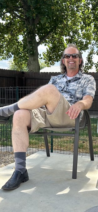 Do I get bonus points for the matching socks and shirt?   I mean &hellip; they kinda match 😎  Always, always