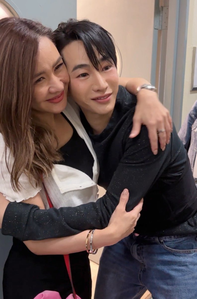 Palit_Official's tweet photo. เก็บตกหลังเวที #2kCelebration

@peckpalit #เป๊กผลิตโชค #PeckPaLitChoke

#GrammyRSConcerts https://t.co/uqflhROrzp