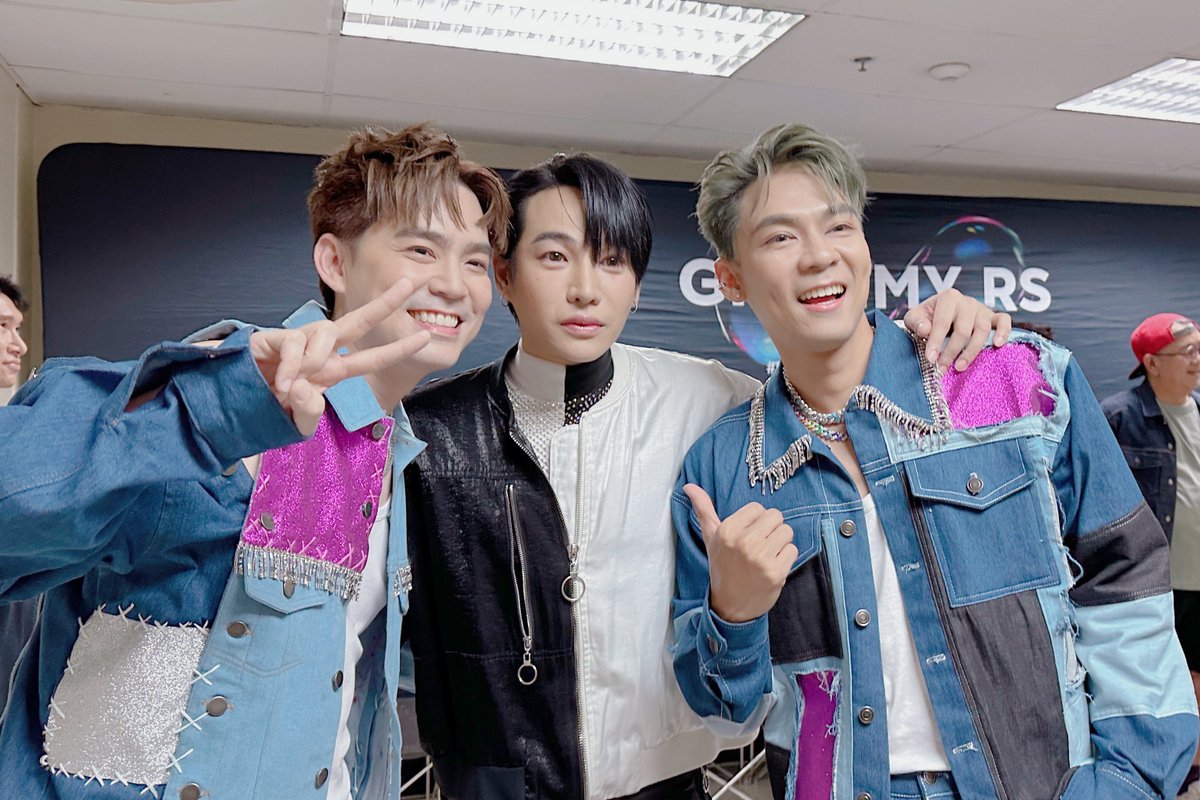 Palit_Official's tweet photo. เก็บตกหลังเวที #2kCelebration

@peckpalit #เป๊กผลิตโชค #PeckPaLitChoke

#GrammyRSConcerts https://t.co/uqflhROrzp