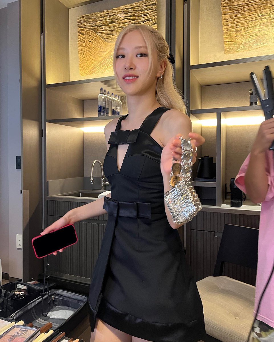 Rosebeb2's tweet photo. ติดฟิล์มกันเสือก❌
อีดิทรูปกันเสือก✅ https://t.co/qSL404hhSl