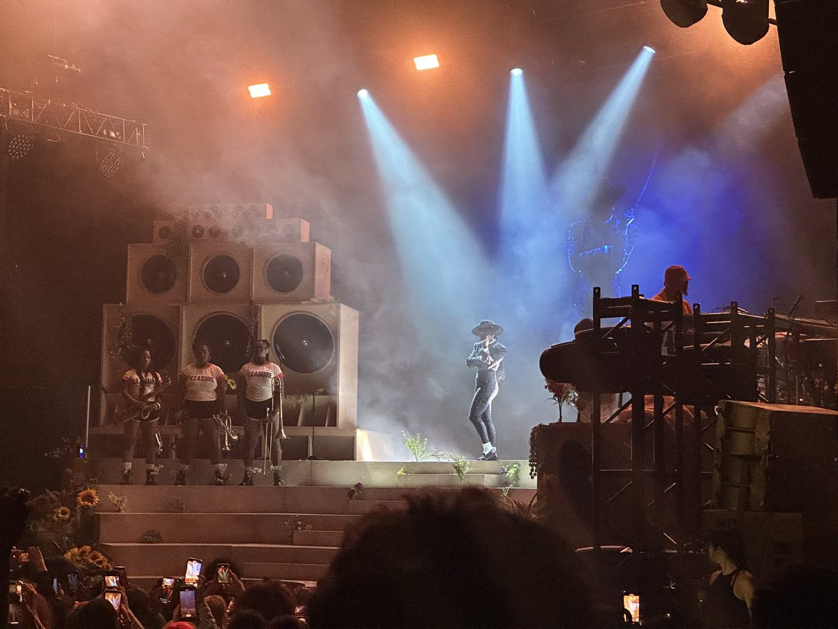 I saw god and her name is <a href="/JanelleMonae/">Janelle Monáe👽🚆🤖🚀🪐</a>