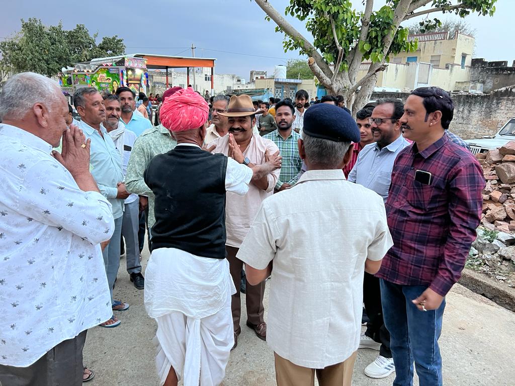 ajaysirsala10's tweet photo. He Is Not Only Leader, 
He Is An Emotion. 
@thekesari
@JPNadda
@BJP4Rajasthan
@ArunSinghbjp
@narendramodi
#मकराना_मांगे_कर्नल_साहब https://t.co/meqFyF26ha