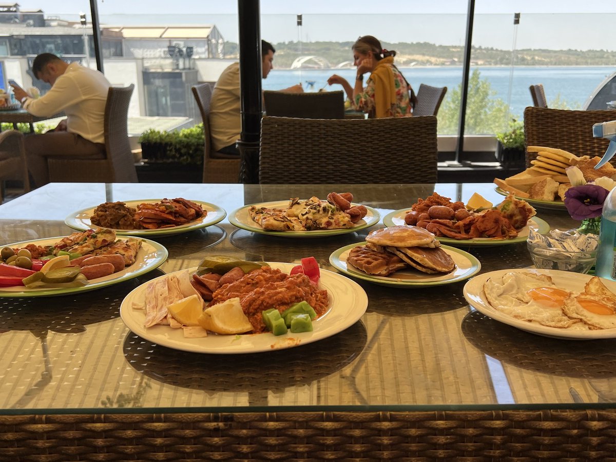 Smileworld90's tweet image. Gm Gm every one 😍😍
Usually, what do you eat for breakfast? Send me
#smileworld 
#FriikkiSkulls 
#TheDale
#NFTKid