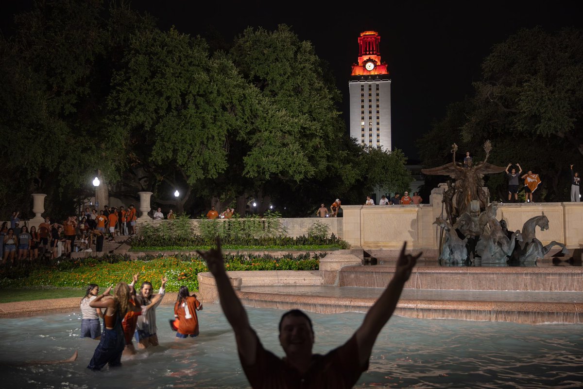 UTAustin's tweet photo. love to see it 🤘 https://t.co/TrRZrkHCtR