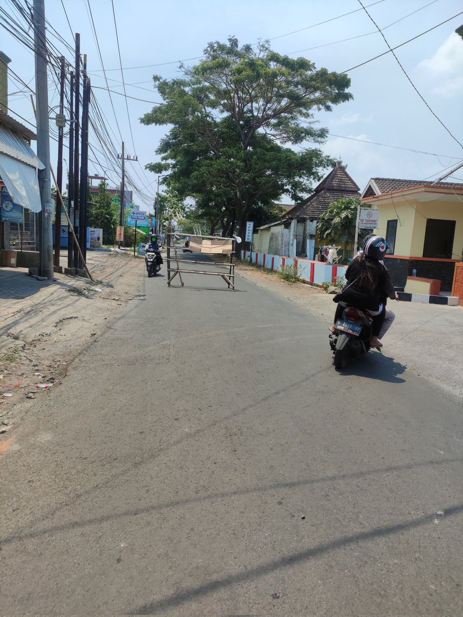 gatottri_'s tweet photo. Hindari Jalan raya Bamban, Pakis. Saptorenggo duwe hajat. 
@infomalang @yusufgunawan https://t.co/a0jnt8IZLB