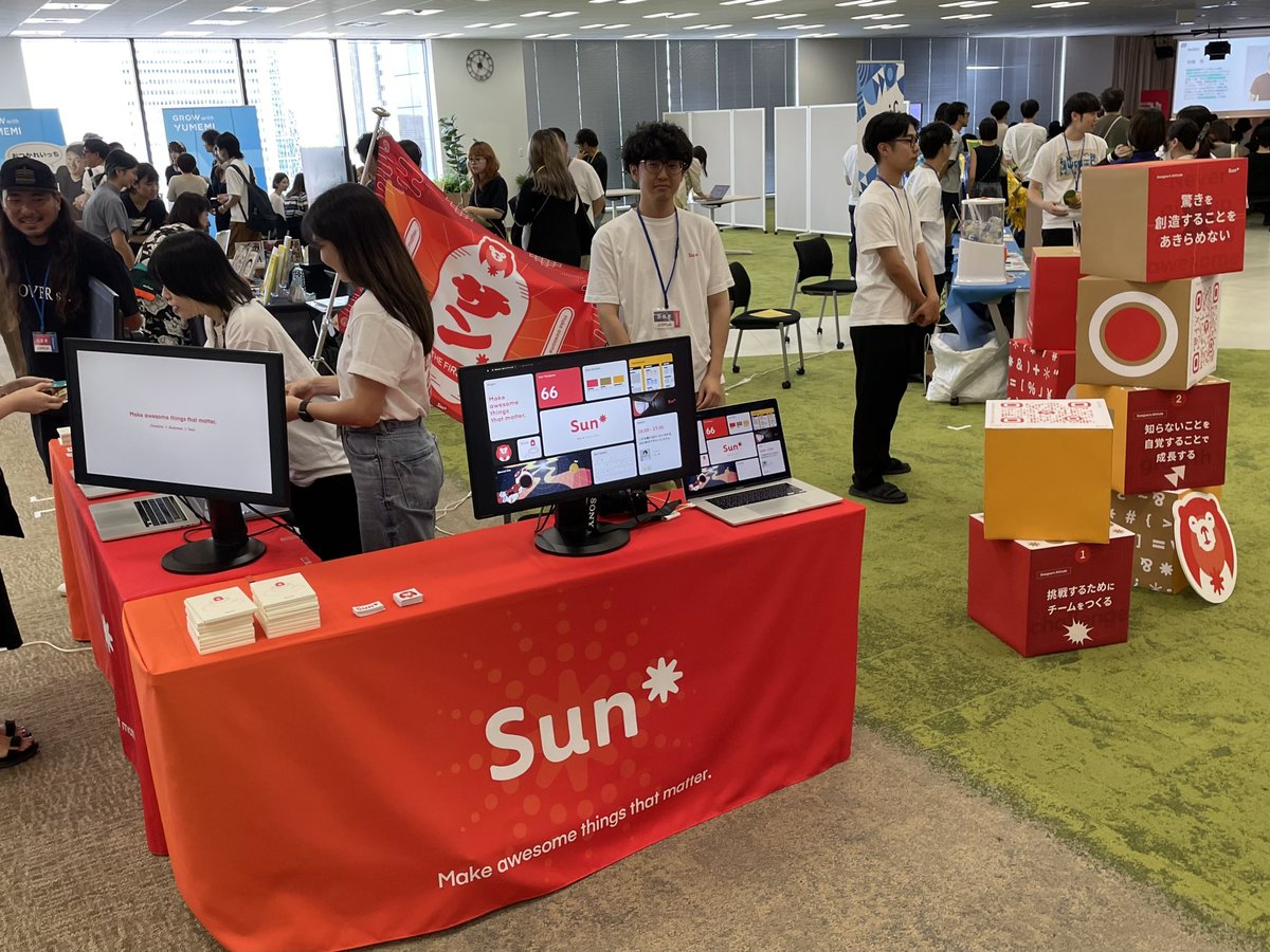 mst825i's tweet photo. Sun*のブース会場入ってすぐです！

 #大デザナレ展 https://t.co/9mdiAAE5GF