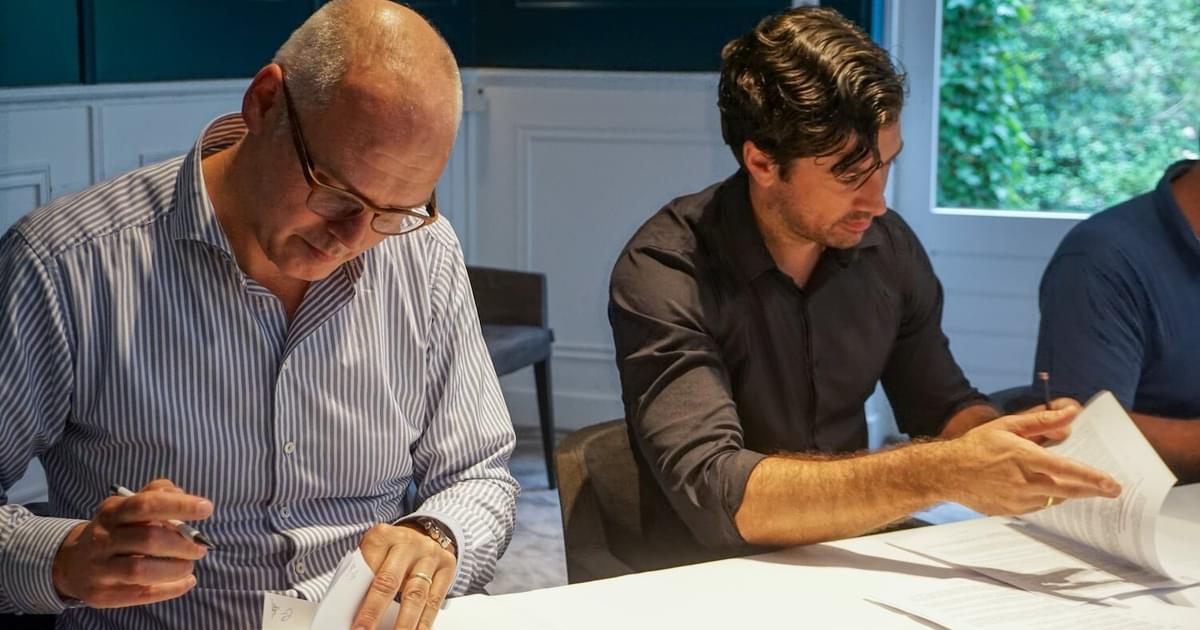 Dutchitchannel's tweet photo. Oak Tree Hill Capital neemt iunxi over: Oak Tree Hill Capital investeert in iunxi, een specialist op het gebied van infrastructuur. De investeerders is de nieuwe meerderheidsaandeelhouder van iunxi. https://t.co/jY1sudEuxF https://t.co/wv1dCT91ts